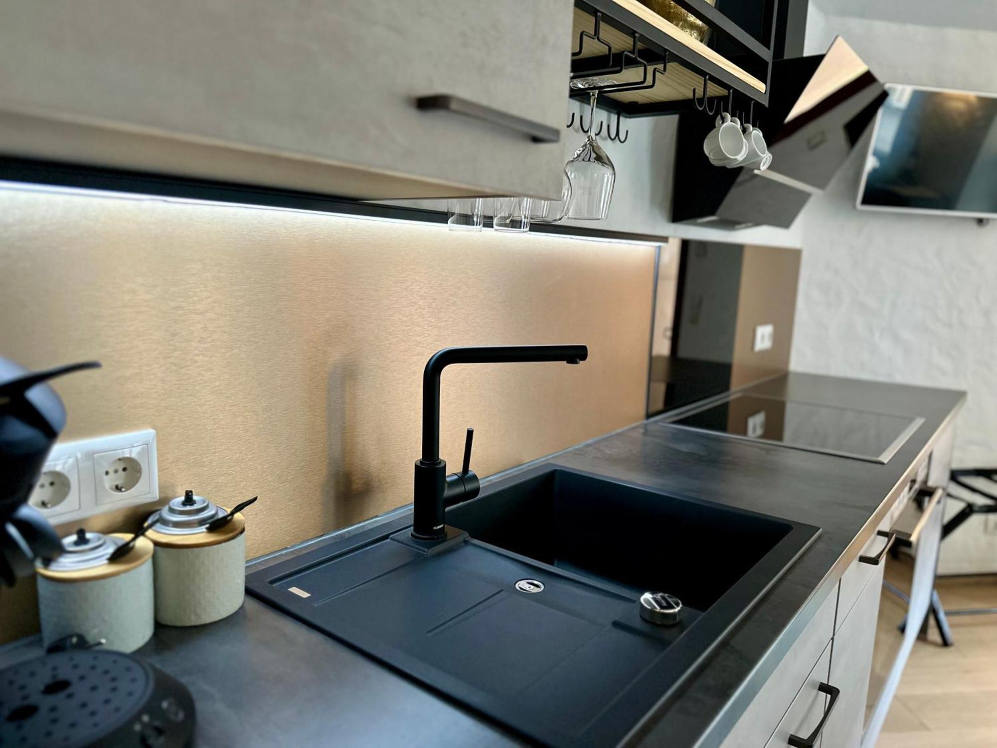 באיירוט Rotmain Apartments מראה חיצוני תמונה